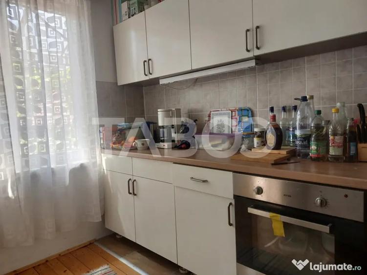 Casă cu 4 camere cu Teren 759 Mp în Central