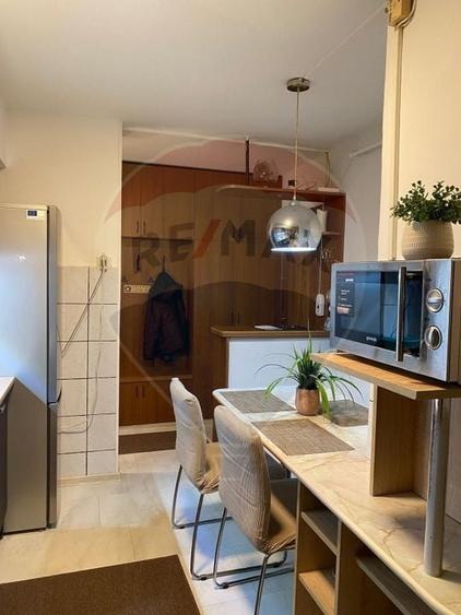 Apartament cu 3 camere decomandat, mobilat în Alfa