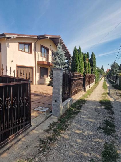 Casă cu 4 camere în Gherăiești