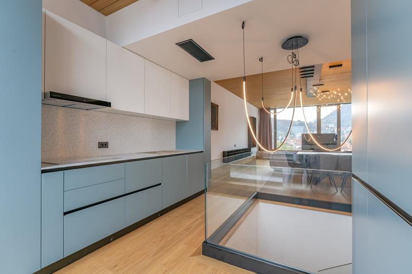 Apartament cu 3 camere decomandat, mobilat în Ultracentral