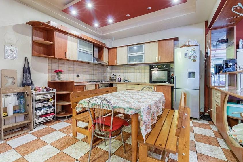 Casă cu 2 camere cu Teren 156 Mp în Apărătorii Patriei
