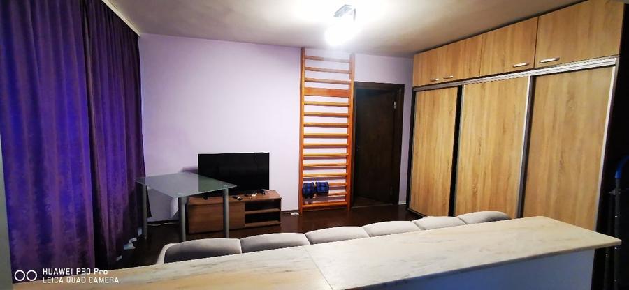 Apartament cu 2 camere semidecomandat, mobilat în Negru Vodă