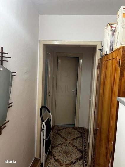 Apartament cu 4 camere decomandat în Lipovei