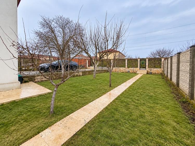 Casă individuală cu 4 camere cu Teren 414 Mp în Valu lui Traian