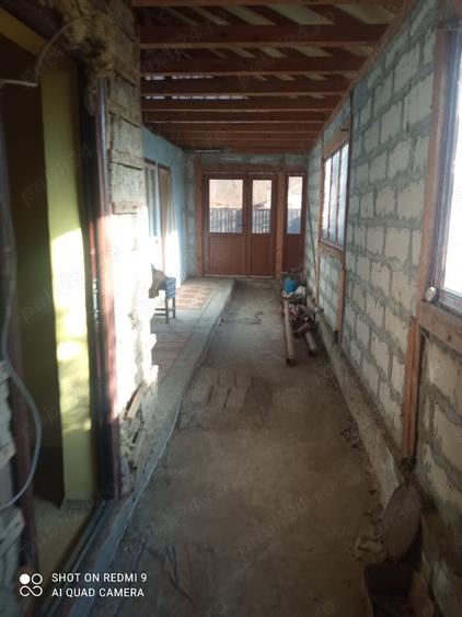 Casă cu 3 camere cu Teren 1000 Mp în Varnița