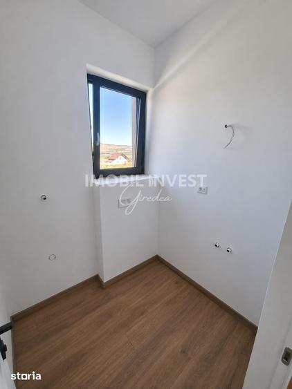 Casă cu 3 camere cu Teren 450 Mp în Micești