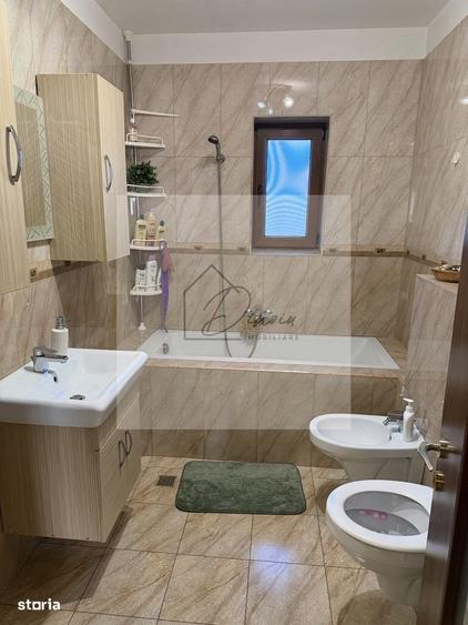 Casă cu 4 camere cu Teren 400 Mp în Central