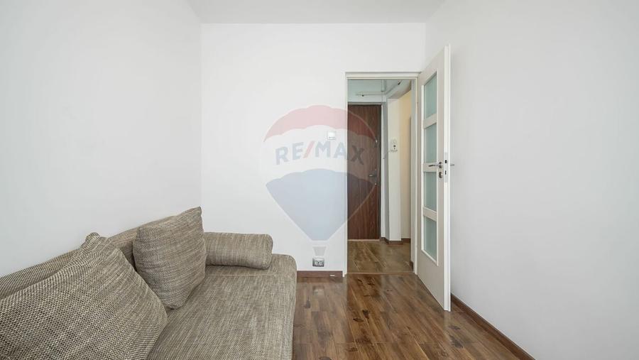 Apartament cu 3 camere semidecomandat în Nord