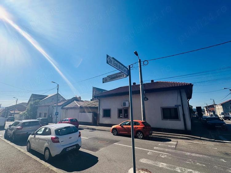 Apartament cu 3 camere decomandat în Traian