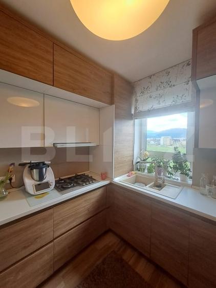 Apartament cu 3 camere decomandat, mobilat în Tractorul