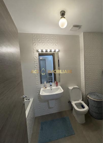 Apartament cu 2 camere decomandat, mobilat în Politehnica