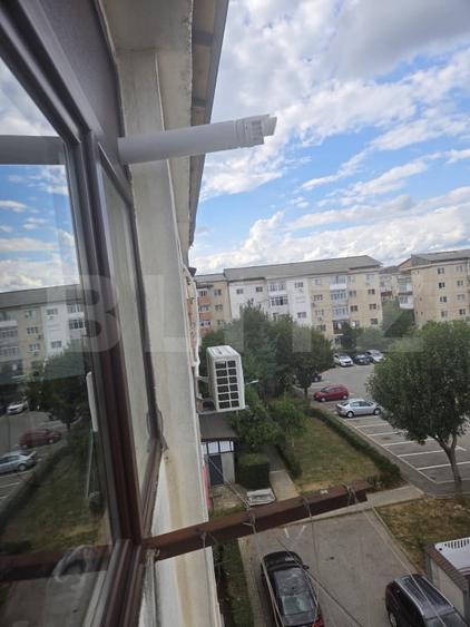 Apartament cu 3 camere decomandat, mobilat în Micro 11