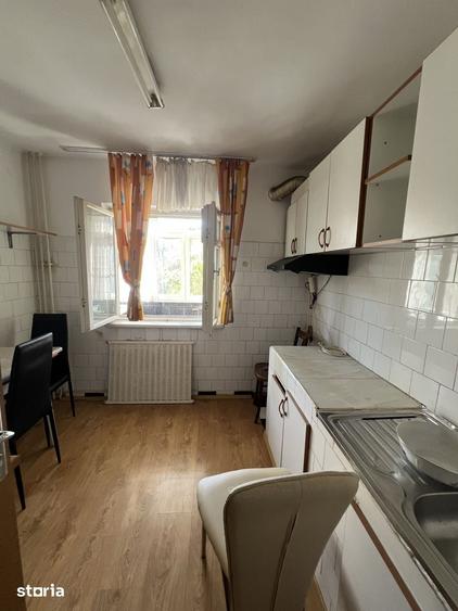 Apartament cu 2 camere decomandat în Rovine