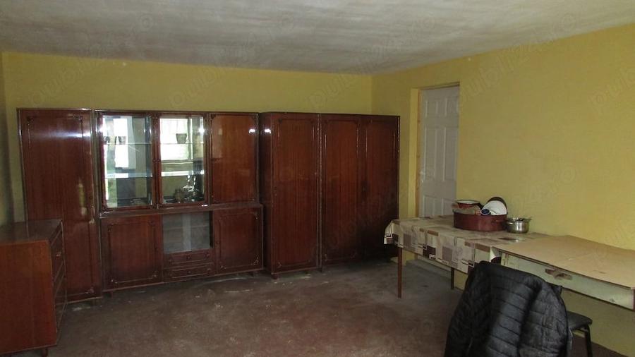 Casă cu 3 camere cu Teren 2900 Mp în Vețel