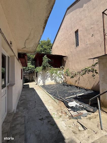Casă cu 4 camere în Central