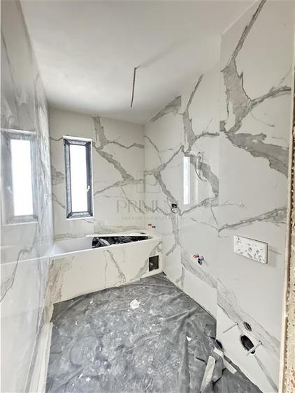 Apartament cu 2 camere semidecomandat în Giroc