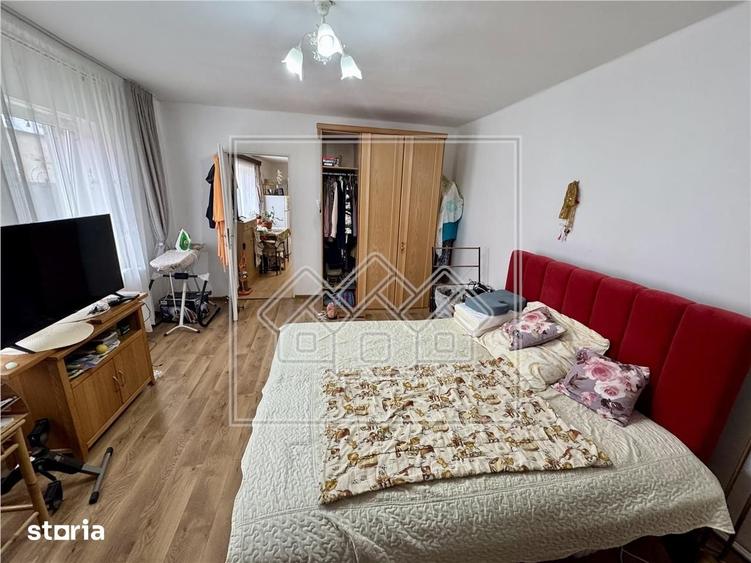 Casă cu 2 camere cu Teren 868 Mp în Arpașu de Jos