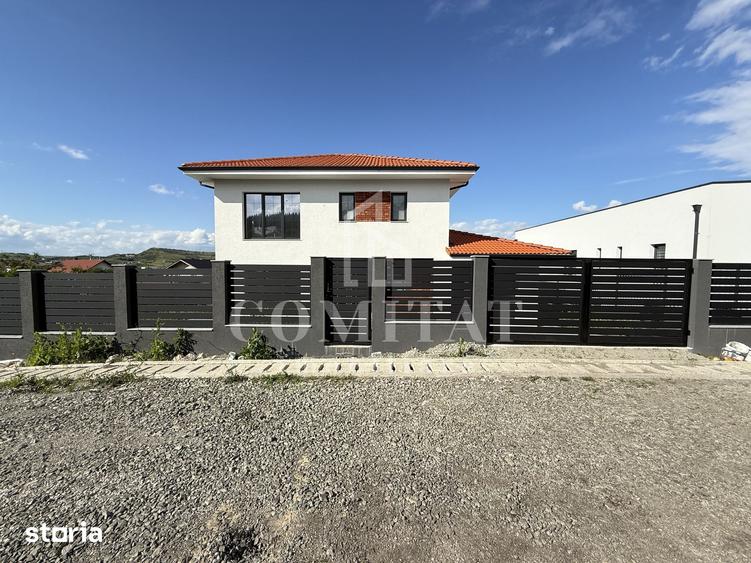 Casă cu 4 camere cu Teren 500 Mp în Chinteni