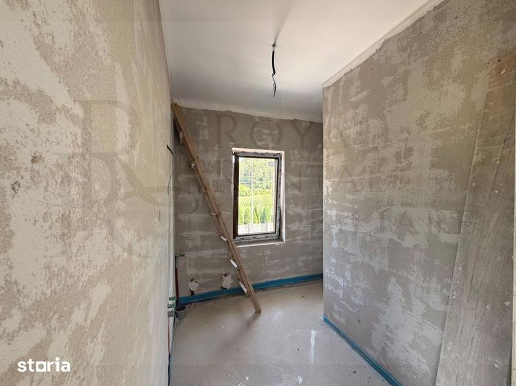 Casă cu 4 camere cu Teren 400 Mp în Florești