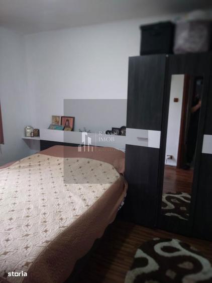 Apartament cu 3 camere decomandat, mobilat în Central