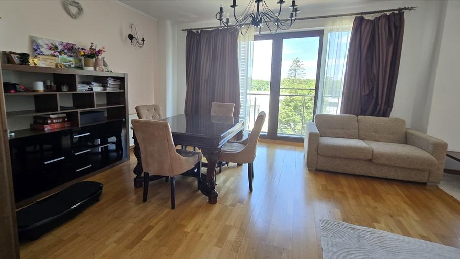 Apartament cu 3 camere decomandat, mobilat în Kiseleff