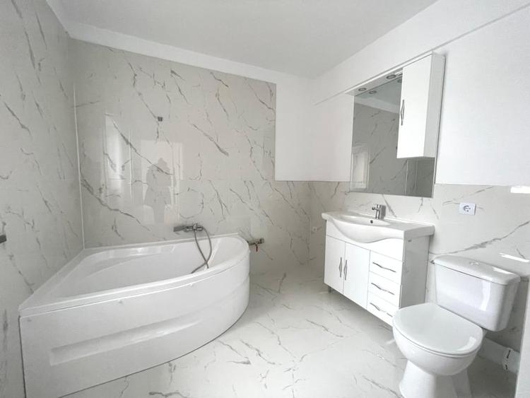 Penthouse cu 5 camere decomandat în Kogălniceanu