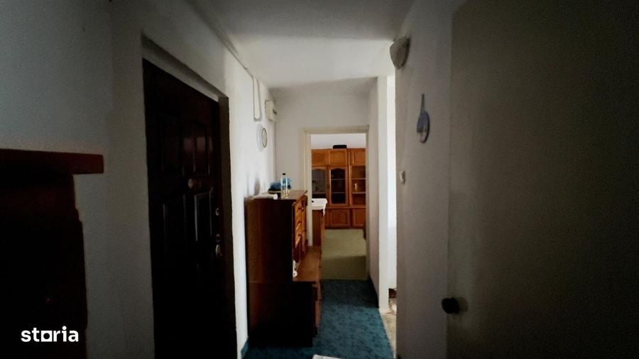 Apartament cu 2 camere decomandat în Petros