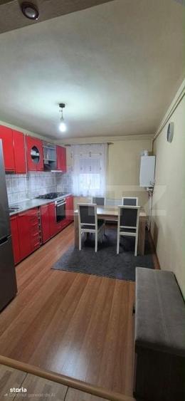 Apartament cu 3 camere decomandat în Rișca
