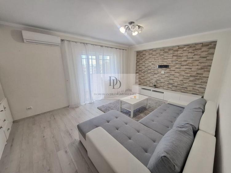 Apartament cu 3 camere decomandat, mobilat în Central