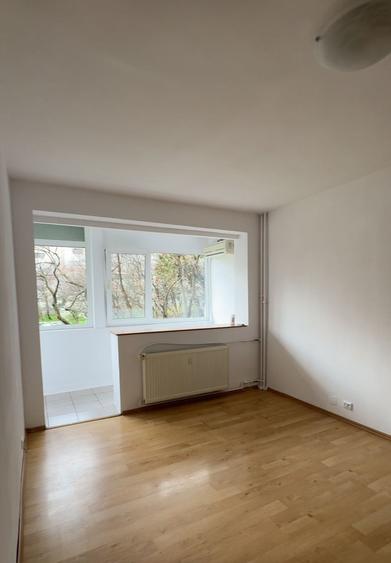 Apartament cu 2 camere semidecomandat în Titan — fotografia 1