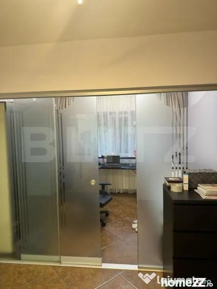 Apartament cu 4 camere decomandat în Cetate