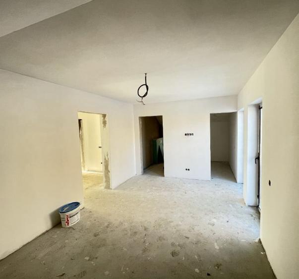 Casă individuală cu 5 camere cu Teren 1000 Mp în Feleacu
