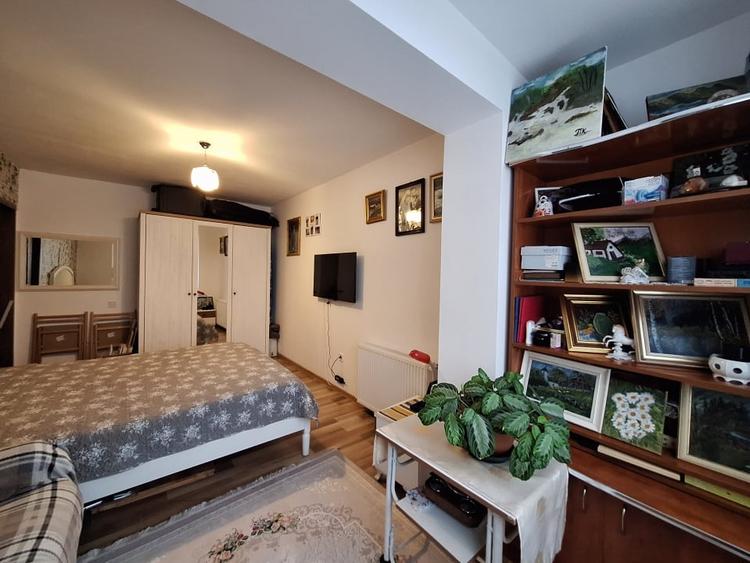 Apartament cu 3 camere semidecomandat, mobilat în Florești — fotografia 1