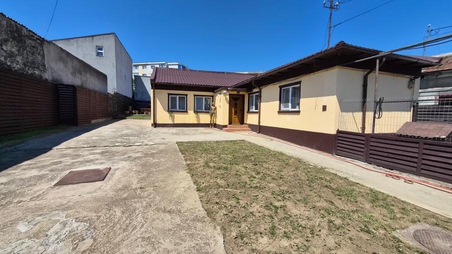 Casă individuală cu 4 camere cu Canalizare în Coiciu