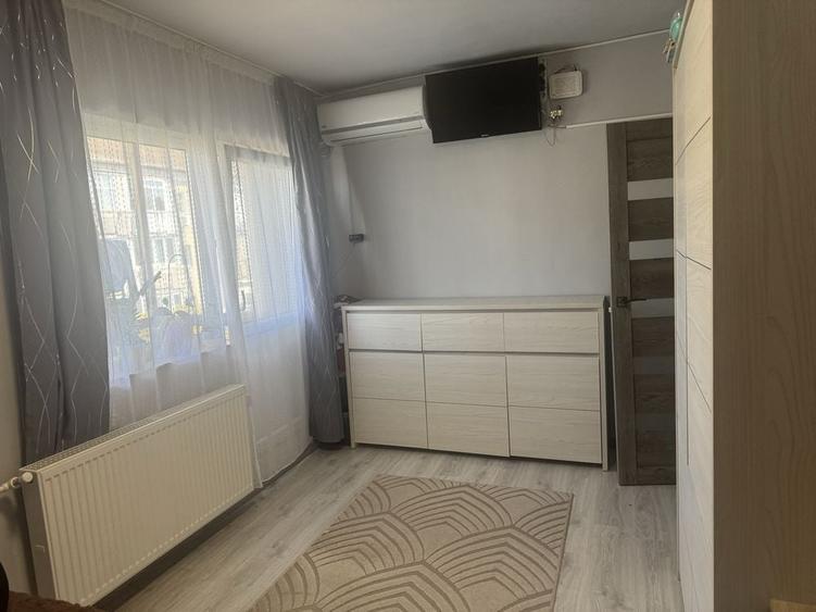 Garsonieră decomandată în Central