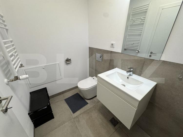 Apartament cu 2 camere semidecomandat, mobilat în Baza 3