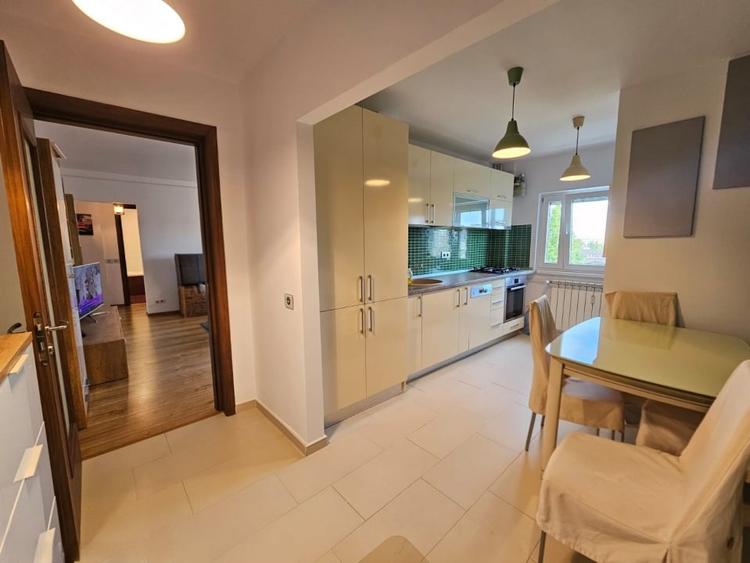 Apartament cu 3 camere semidecomandat, mobilat în Tudor Vladimirescu