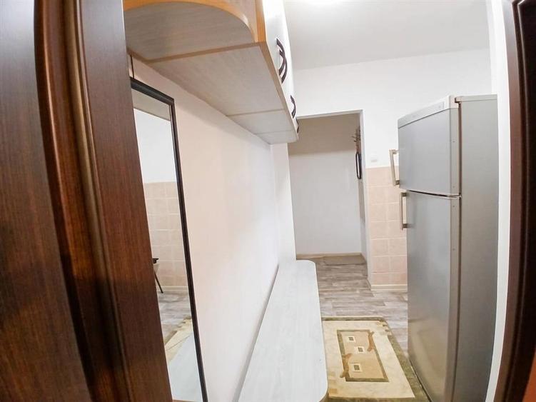 Apartament cu 2 camere semidecomandat în Valenta
