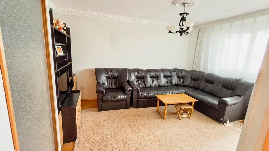 Apartament cu 3 camere decomandat în Micro 19