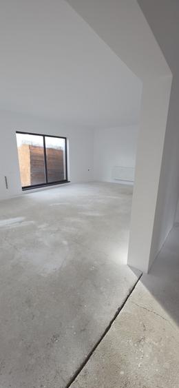 Casă cu 3 camere în Drumul Carului