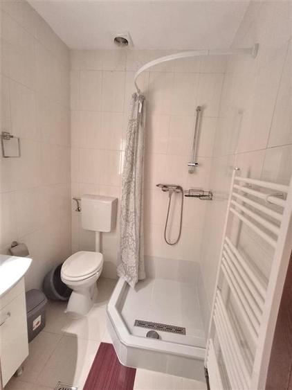 Garsonieră decomandată în Piața Cluj