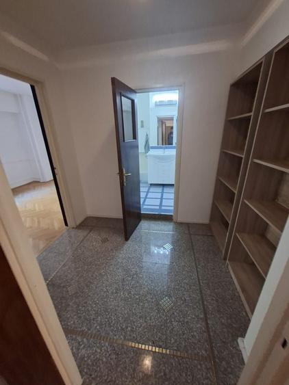 Apartament cu 3 camere în Universitate