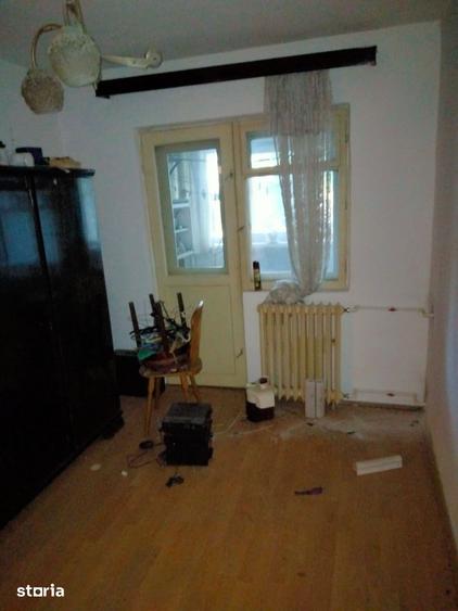 Apartament cu 4 camere decomandat în Pantelimon