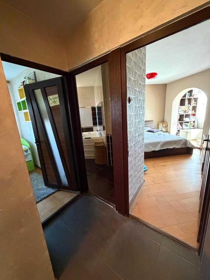 Apartament cu 3 camere decomandat în Alexandru cel Bun