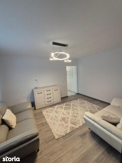 Apartament cu 3 camere decomandat în Alexandru cel Bun