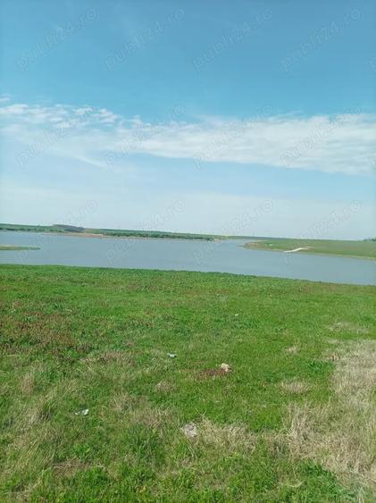 Teren de 2100 mp, în Valea Argovei