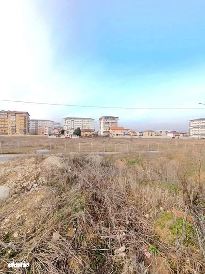 Teren de 10000 mp, în Militari