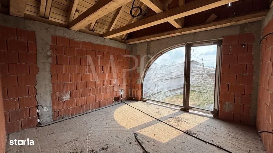 Casă cu 4 camere în Sânnicoară