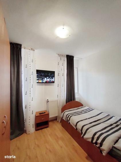 Casă cu 5 camere cu Teren 100 Mp în Central