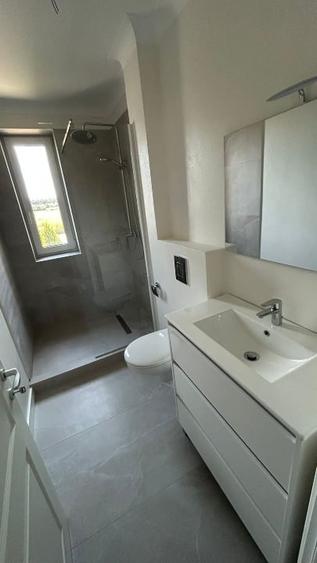 Apartament cu 3 camere decomandat în 1 Decembrie